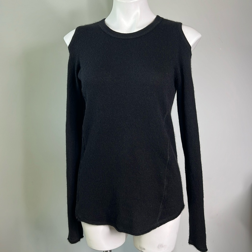 Aqua Cashmere Black Cold Shoulder sweater size XL